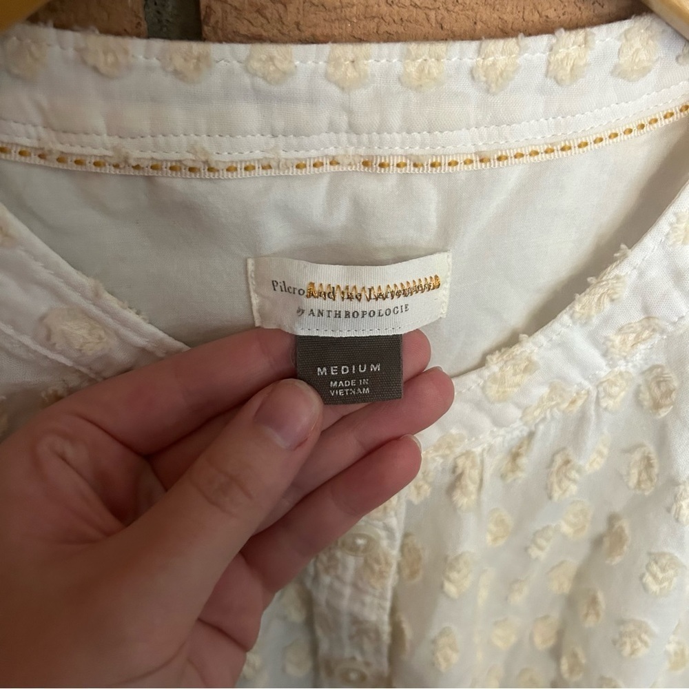 Pilcro Anthropologie Blouse Button Up Cotton Cream Textured Dot Size Medium - Picture 2 of 5